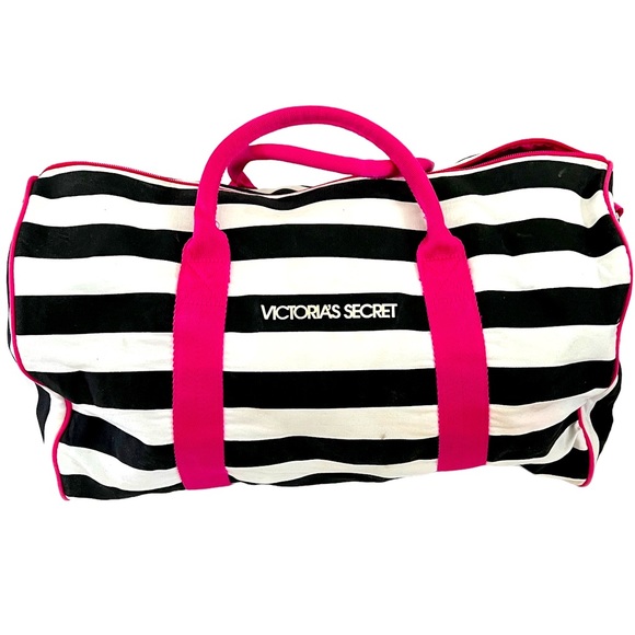 Victoria's Secret Handbags - Victoria’s Secret- Travel Bag ( no zipper )